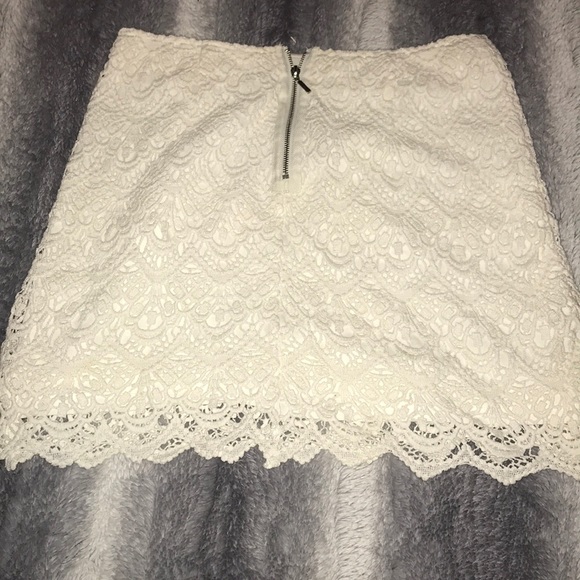 Mini skirt - Picture 2 of 3